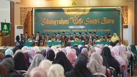Civitas Akademika Pesantren Assalaam Sambut Kedatangan Santri Baru 2025/2026