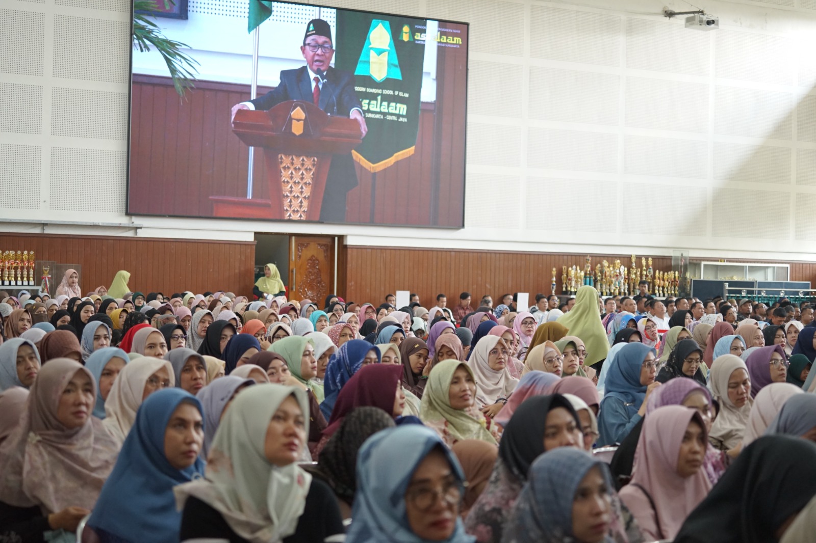 Civitas Akademika Pesantren Assalaam Sambut Kedatangan Santri Baru 2025/2026