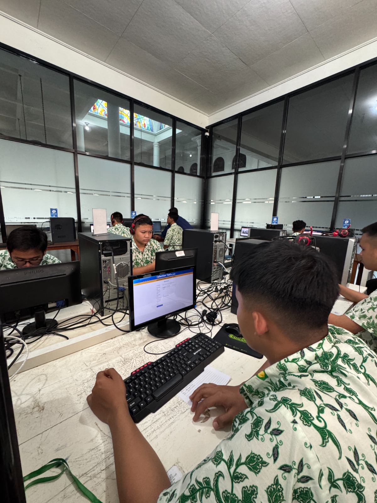 Ukur Kompentesi di Era Industri 4.0, Santri SMK Assalaam Ikuti Ujia Viera