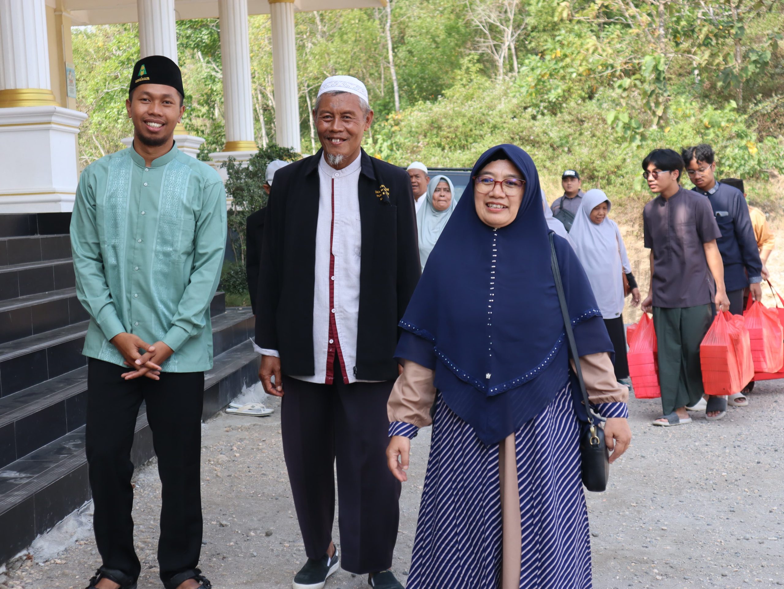 Kunjungan Studi Tiru Majelis Taklim Ar-Rosyidah Magetan ke SMP TQS Assalaam Tepus