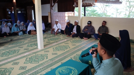 Kunjungan Studi Tiru Majelis Taklim Ar-Rosyidah Magetan ke SMP TQS Assalaam Tepus