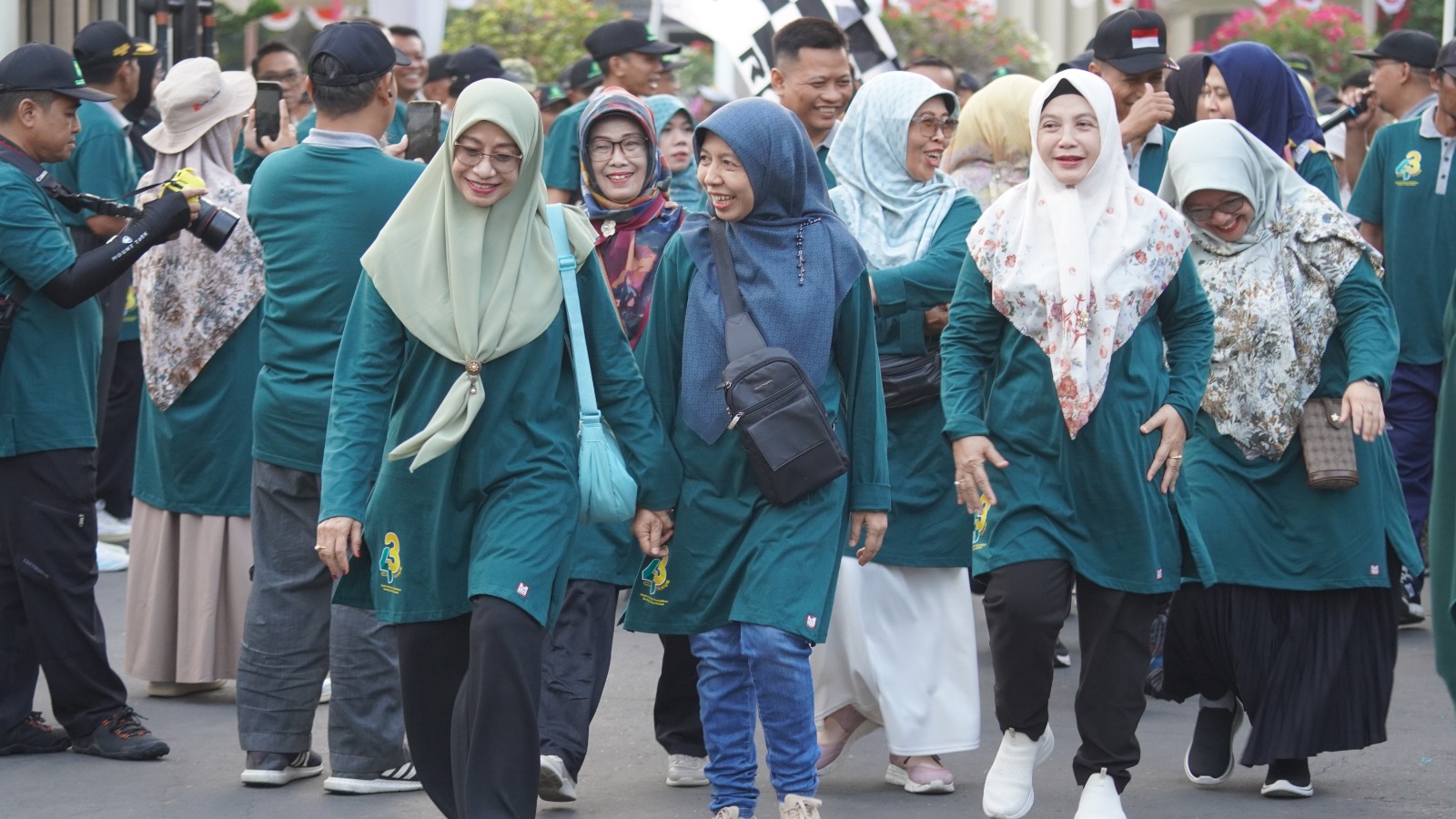 Syukuri Pengabdian 43 Tahun, PPMI Assalaam Gelar Jalan Sehat Keluarga