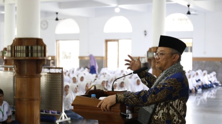 Menteri Pendidikan Dasar dan Menengah RI Membuka Rangkaian Kegiatan 43 Tahun PPMI Assalaam Surakarta