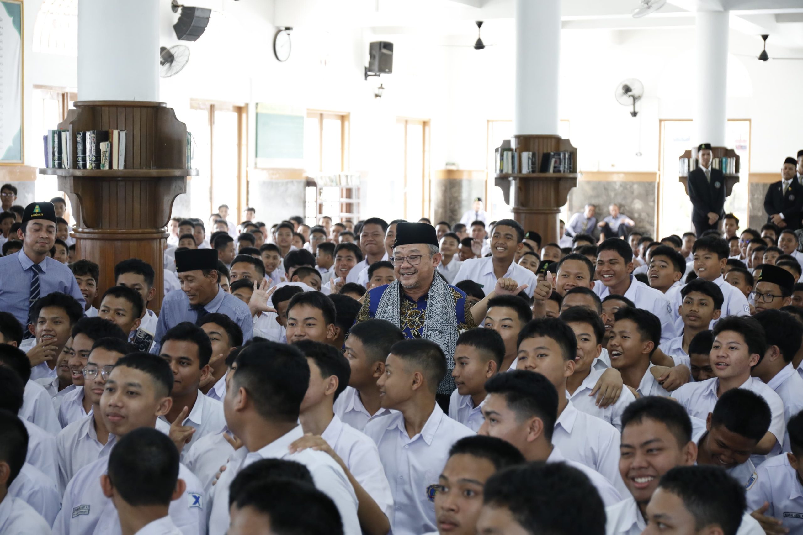 Menteri Pendidikan Dasar dan Menengah RI Membuka Rangkaian Kegiatan 43 Tahun PPMI Assalaam Surakarta