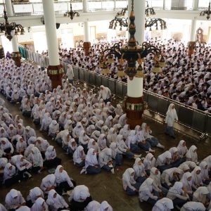 Ta’aruf Santri Baru di PPMI Assalaam: Menumbuhkan Keluarga Baru dalam Pendidikan Pesantren