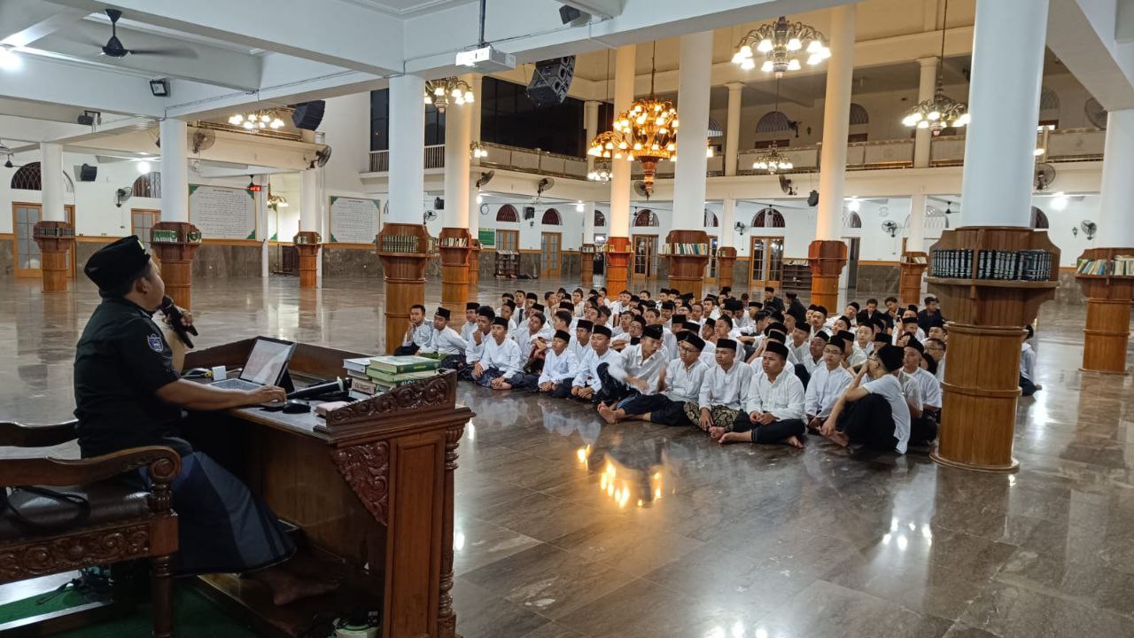 Mulai Perjalanan Akademik dengan Semangat, Santri Baru MA PPMI Assalaam Ikuti MATSAMA 2025/2026