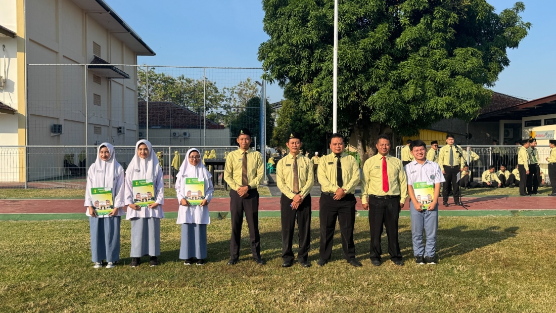 PPMI Assalaam Awali Tahun Pelajaran 2025/2026 dengan Apel Semangat Baru dan Penghargaan Santri Berprestasi