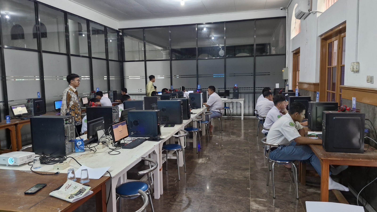 Santri Kelas XI PPMI Assalaam Siap Laksanakan ANBK 2025