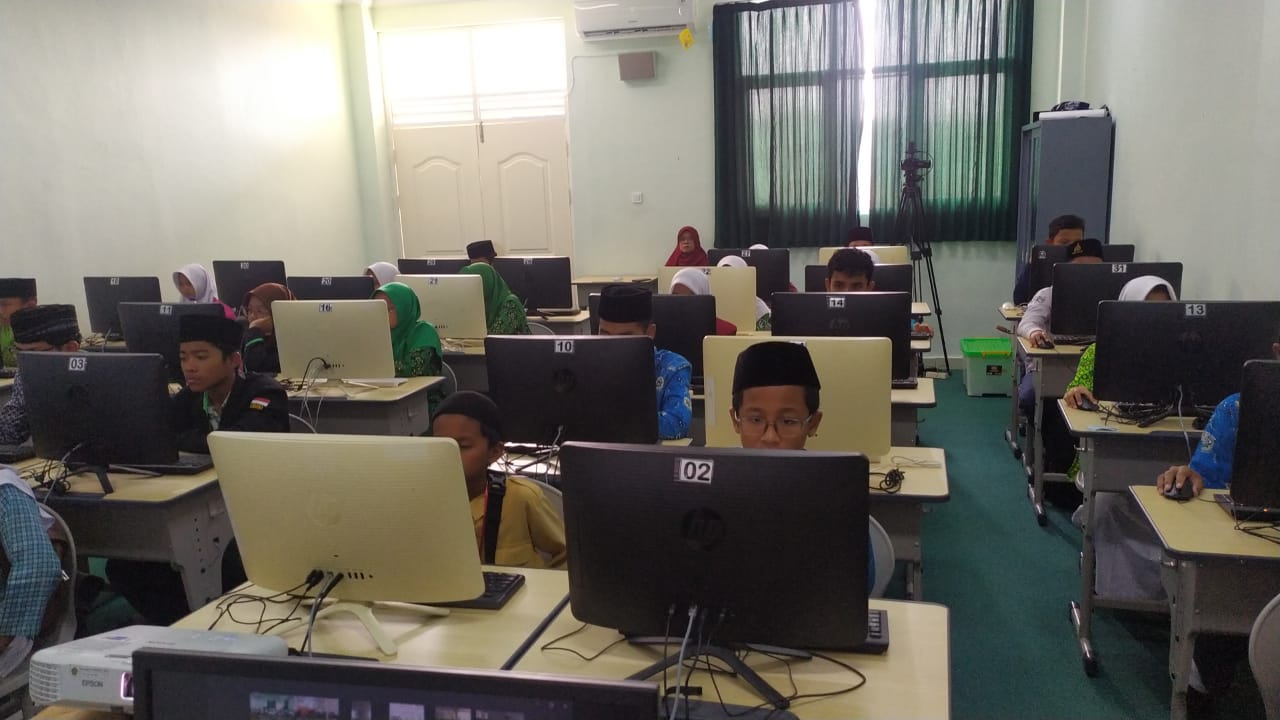 Santri SMP TQS Assalaam Tepus Raih Juara 3 Olimpiade Bahasa Arab Tingkat Provinsi DIY