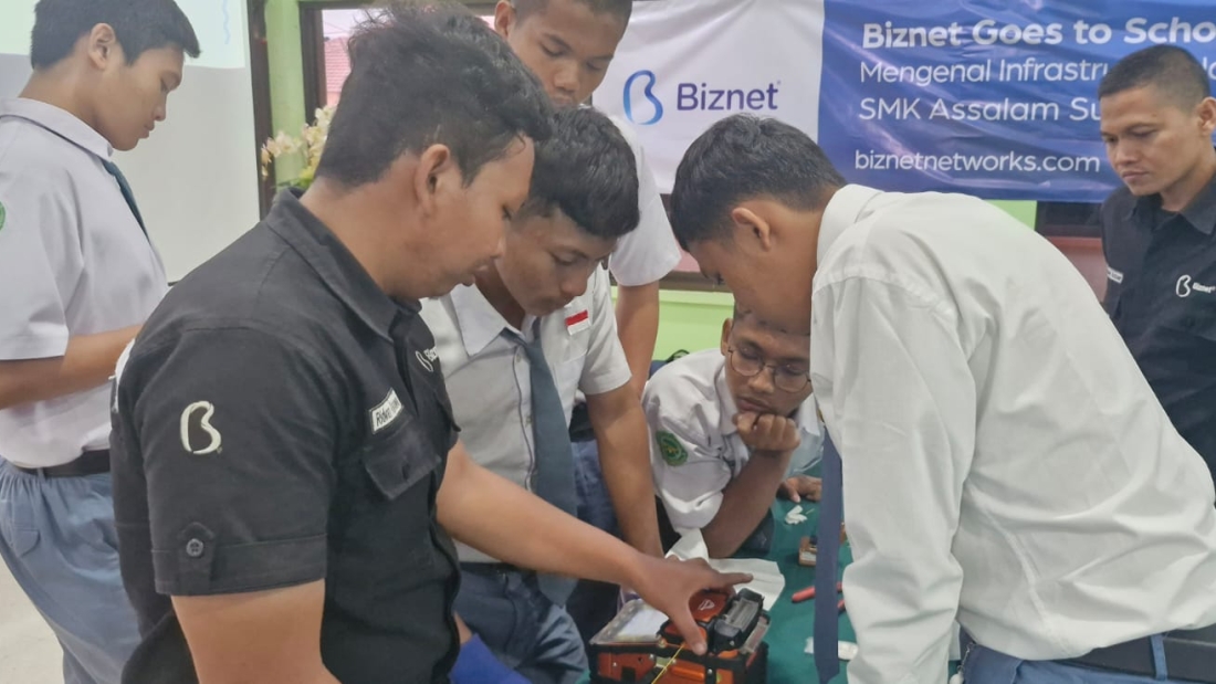 Berkerjasama dengan Biznet, Santri SMK Assalaam Belajar Infrastruktur Fttx