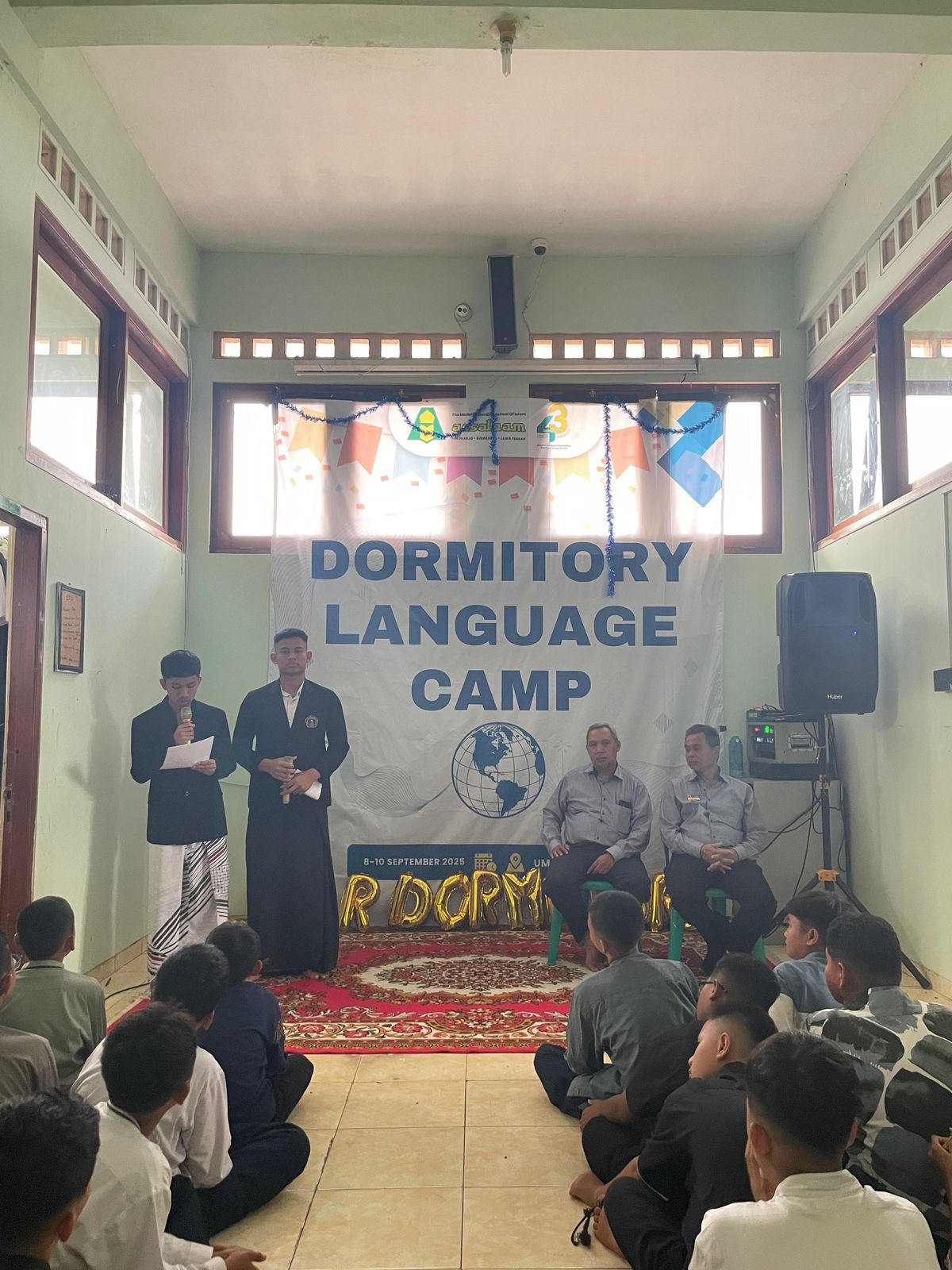 Dormitory Language Camp: Meningkatkan Kemampuan Bahasa Asing Santri Assalaam