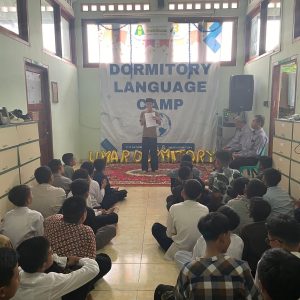 Dormitory Language Camp: Meningkatkan Kemampuan Bahasa Asing Santri Assalaam