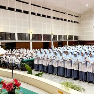 Pelantikan Pengurus Konsulat Putri PPMI Assalaam, Teguhkan Solidaritas dan Kepemimpinan Santriwati