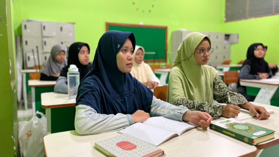 Pendampingan Belajar Malam, Santri PPMI Assalaam Tingkatkan Daya Saing dan Spiritualitas