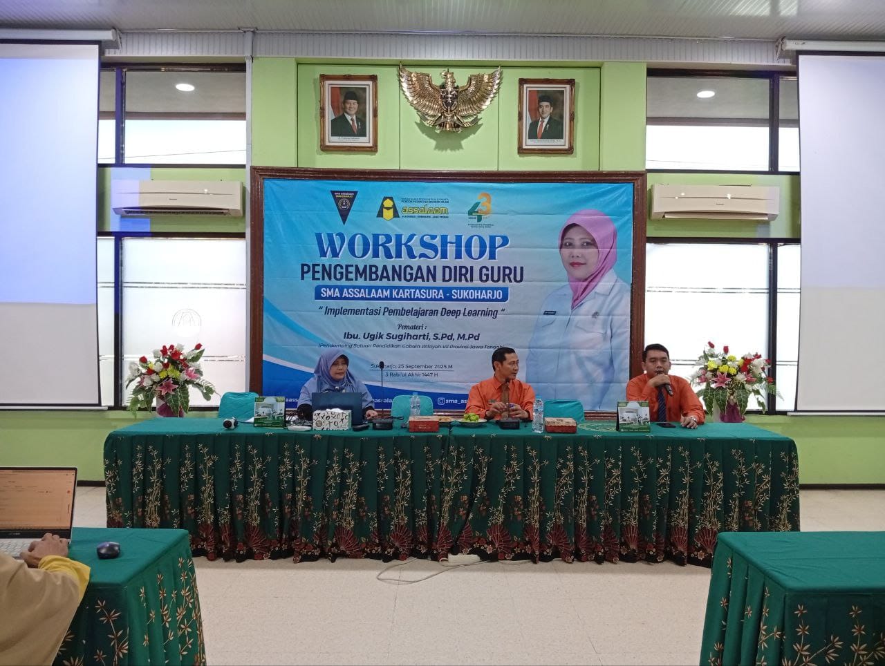 Pengembangan Diri Guru SMA Assalaam Melalui Pembelajaran Deep Learning