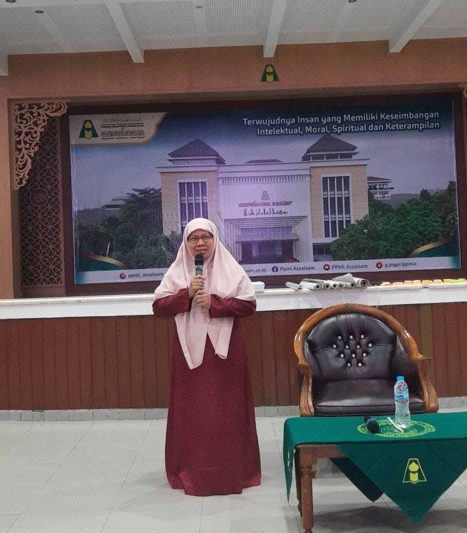 Santriwati Assalaam Ikuti Edukasi Anti-Bullying: “From Bully to Buddy”