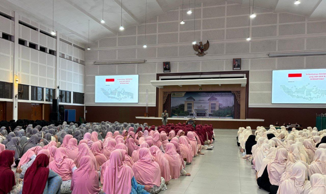 Santriwati Assalaam Ikuti Edukasi Anti-Bullying: “From Bully to Buddy”