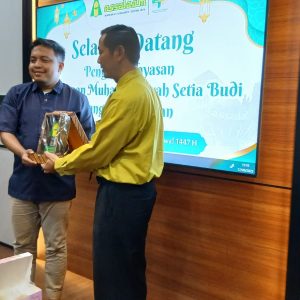 Studi Banding ke PPMI Assalaam, Yayasan Muhammadiyah Setia Budi Pelajari Kurikulum dan Kelas Internasional