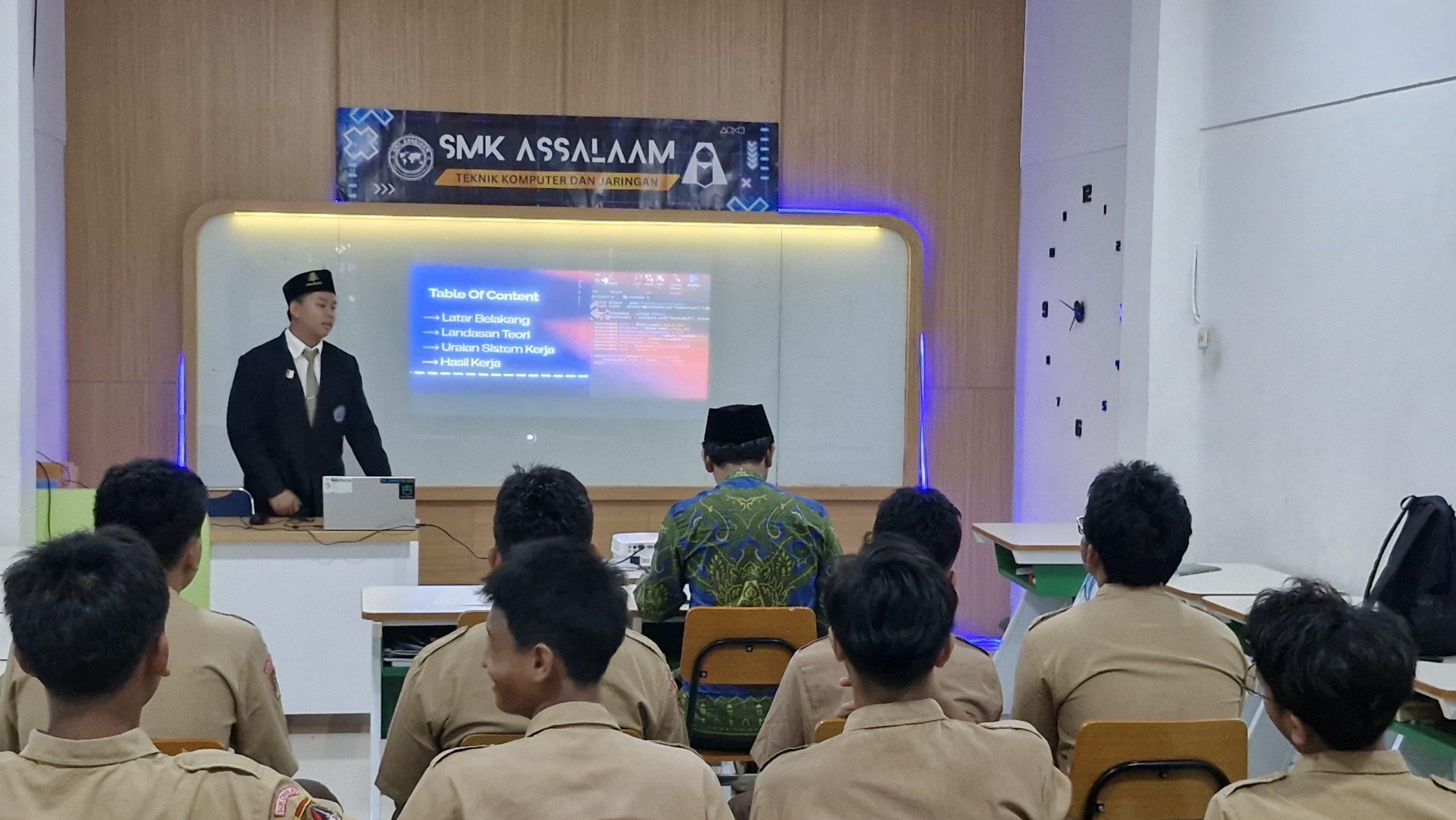 iswa Kelas XII SMK PPMI Assalaam Tampilkan Inovasi Terbaik dalam Ujian Tugas Akhir 2025