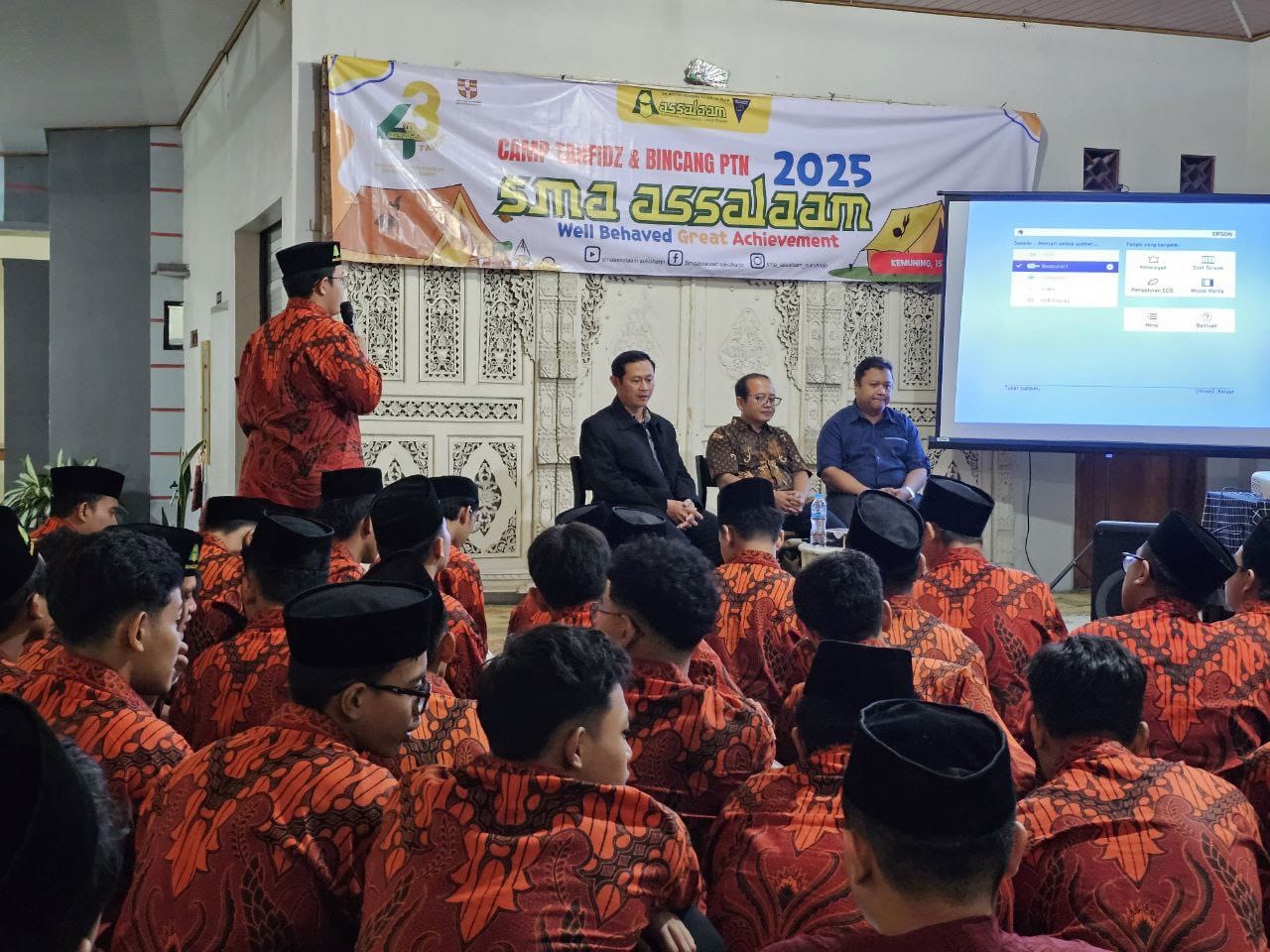 Santri Fase F (XII) SMA Assalaam Laksanakan Camp Tahfidz dan Bincang PTN