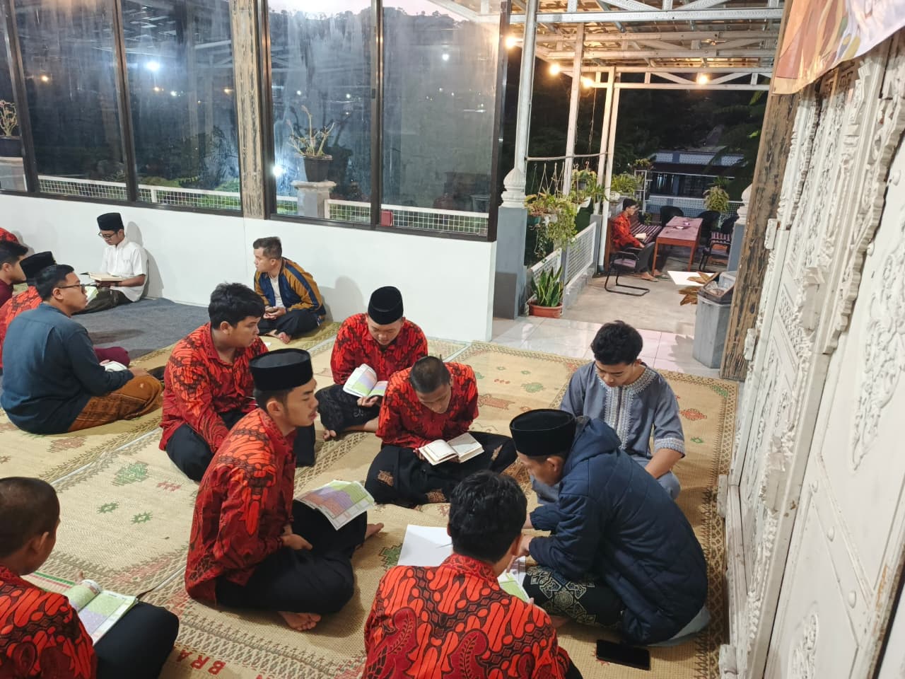 Santri Fase F (XII) SMA Assalaam Laksanakan Camp Tahfidz dan Bincang PTN