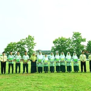 Peringati Hari Santri Nasional 2025, Assalaam Berikan Beasiswa Prestasi bagi 10 Santri Berprestasi MTs