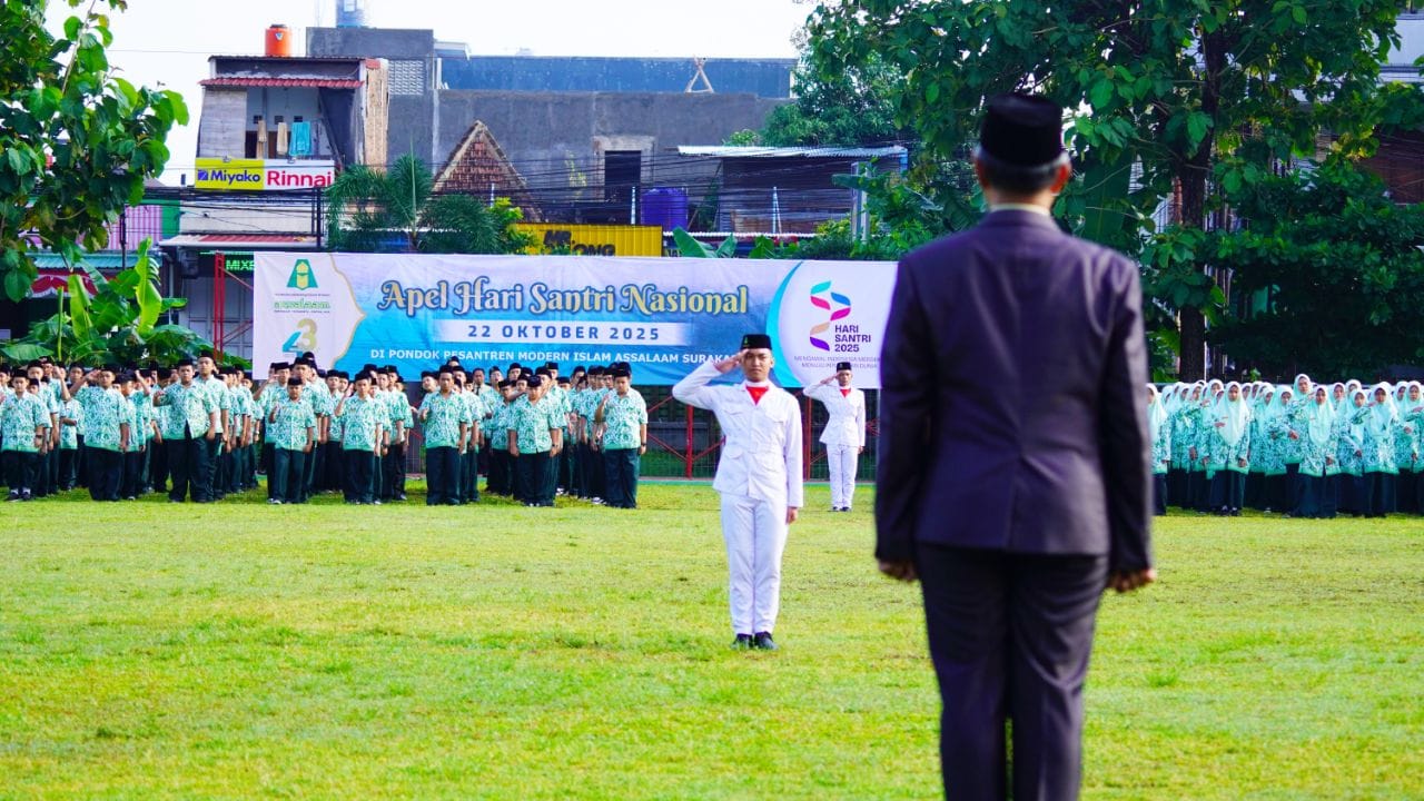 Peringati Hari Santri Nasional 2025, Assalaam Berikan Beasiswa Prestasi bagi 10 Santri Berprestasi MTs