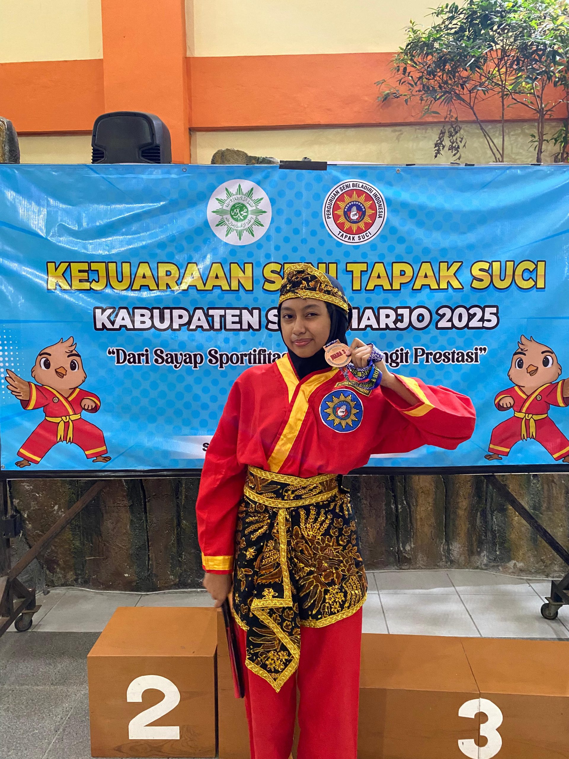 Santri PPMI Assalaam Sukses Borong 10 Medali di Kejurda Seni Pencak Silat Sukoharjo 2025