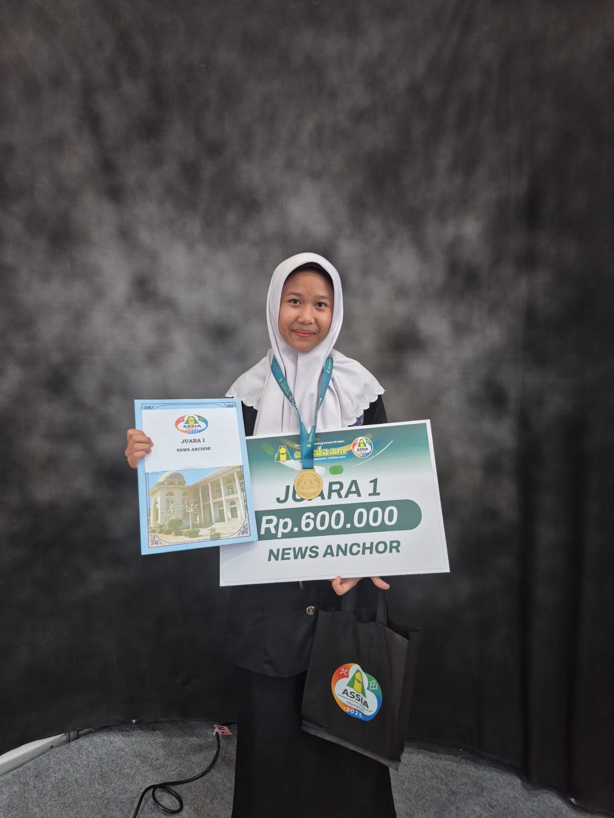 Santriwati PPMI Assalaam Raih Enam Medali di ASSIA Olympiad 2025