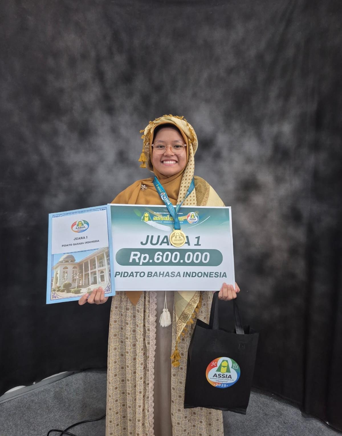 Santriwati PPMI Assalaam Raih Enam Medali di ASSIA Olympiad 2025