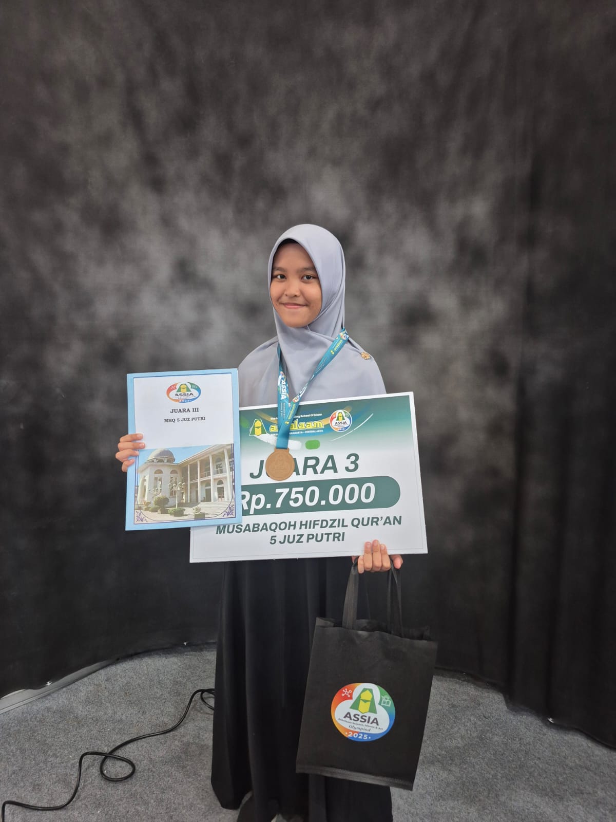 Santriwati PPMI Assalaam Raih Enam Medali di ASSIA Olympiad 2025