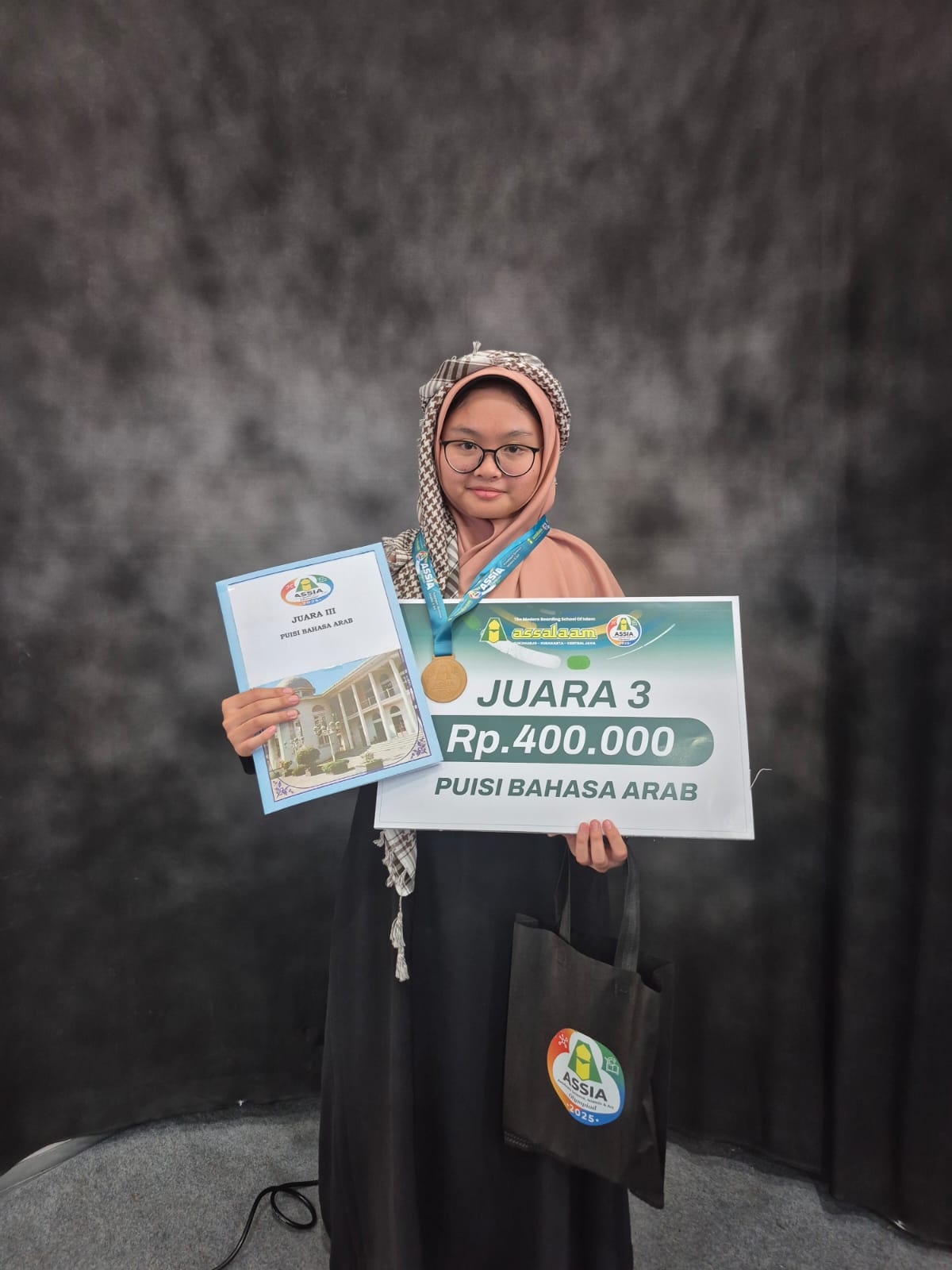 Santriwati PPMI Assalaam Raih Enam Medali di ASSIA Olympiad 2025