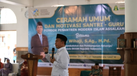 Menteri Kependudukan dan Pembangunan Keluarga Resmikan Sekolah Siaga Kependudukan di PPMI Assalaam