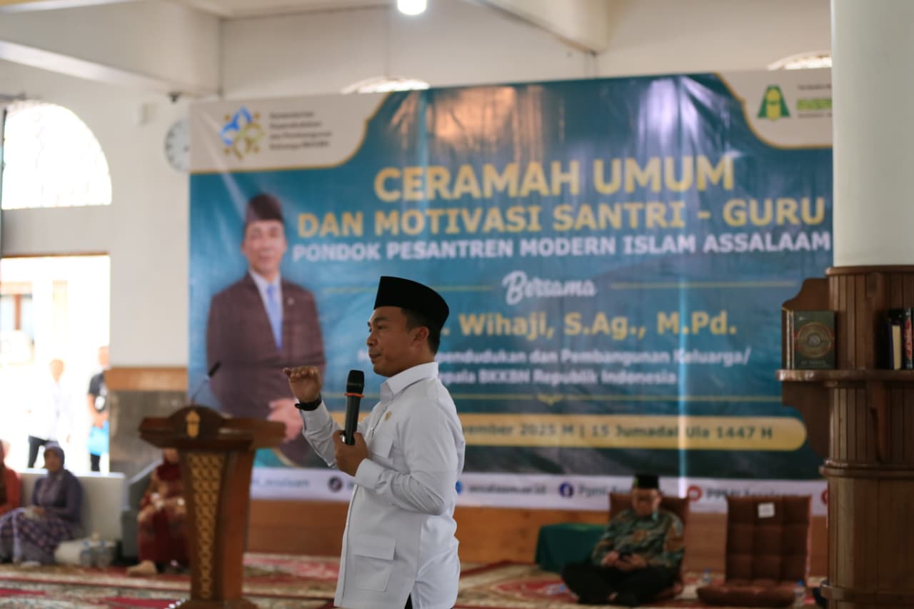 Menteri Kependudukan dan Pembangunan Keluarga Resmikan Sekolah Siaga Kependudukan di PPMI Assalaam