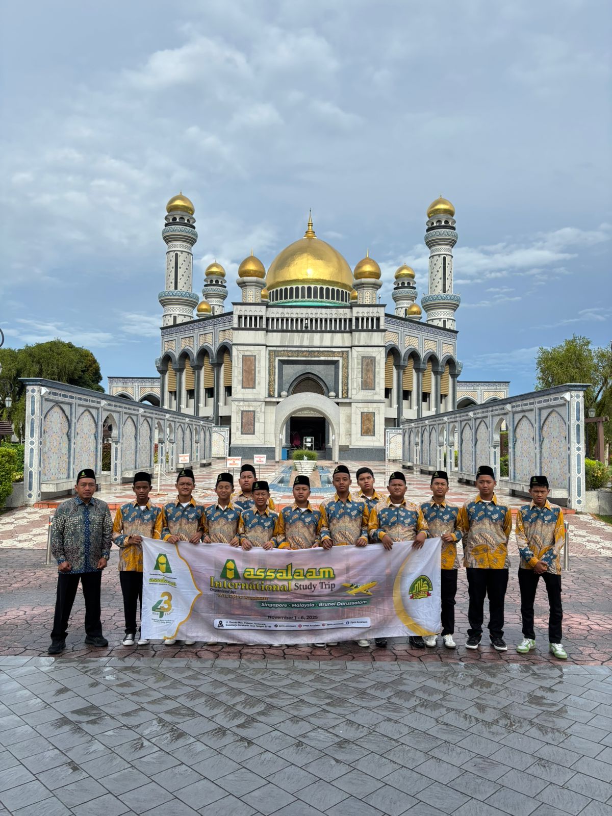 Santri MTs PPMI Assalaam Jalani Study Trip Internasional ke Empat Negara: Singapura, Malaysia, Thailand, dan Brunei Darussalam
