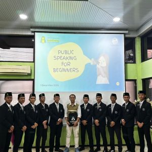Santri OP3MIA Humas PPMI Assalaam Dapat Pembekalan Public Speaking dari Praktisi