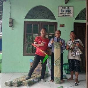 PPMI Assalaam Laksanakan Bakti Sosial Pengabdian Masyarakat, Tanamkan Kepedulian Sosial Santri Sejak Dini