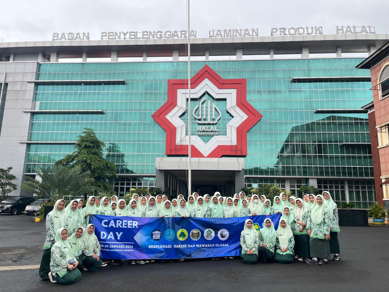 Kenalkan Karir Sejak Dini, MA PPMI Assalaam Gelar Career Day Kelas X