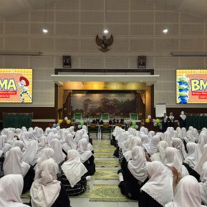 Belajar Malam Akbar Bersama OSIM MTs PPMI Assalaam Periode 2025/2026