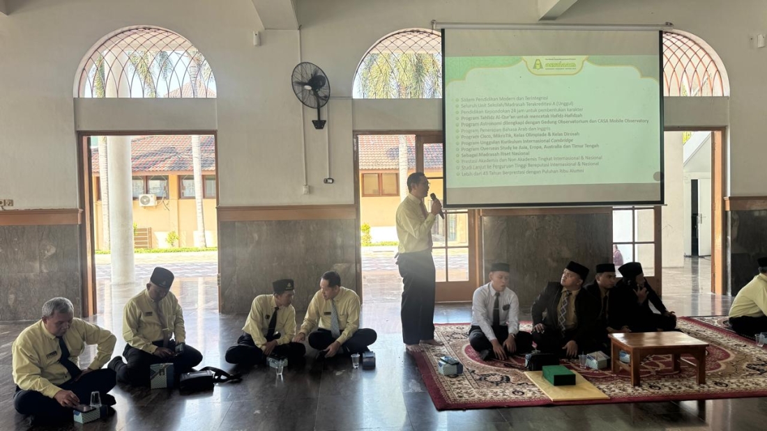 Pondok Pesantren Modern Islam (PPMI) Assalaam menerima kunjungan studi banding dari Pondok Pesantren Al Masduqiah Probolinggo