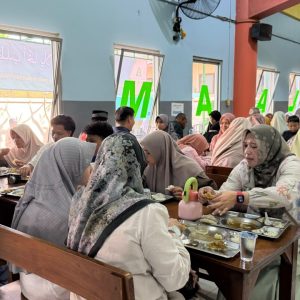 PPMI Assalaam menyambut 512 santri baru Tahun Ajaran 2026/2027. Momentum ini diisi dengan silaturahmi wali santri, pemaparan sistem pendidikan, dan penguatan sinergi antara pesantren dan keluarga.