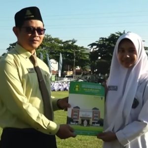 Awali Tahun Ajaran 2026/2027, PPMI Assalaam Perkuat Budaya Prestasi melalui Apresiasi Santri Berprestasi