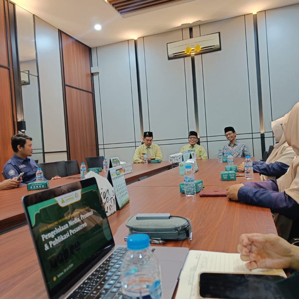 Berbagi Praktik Baik Pengelolaan Humas dan Media, PPMI Assalaam Terima Kunjungan Studi Banding Yayasan Nur Hidayah
