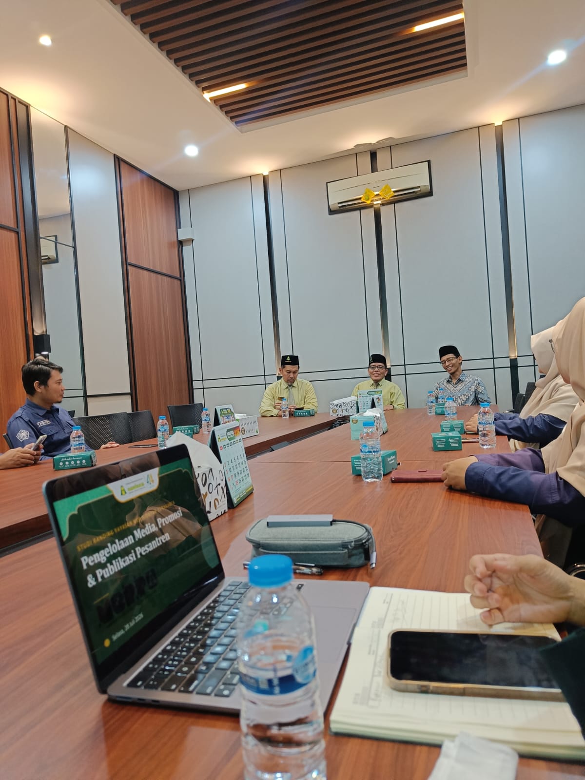 Berbagi Praktik Baik Pengelolaan Humas dan Media, PPMI Assalaam Terima Kunjungan Studi Banding Yayasan Nur Hidayah
