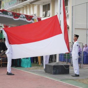 Upacara HUT ke-81 RI di PPMI Assalaam, Santri Diingatkan untuk Lanjutkan Perjuangan Bangsa