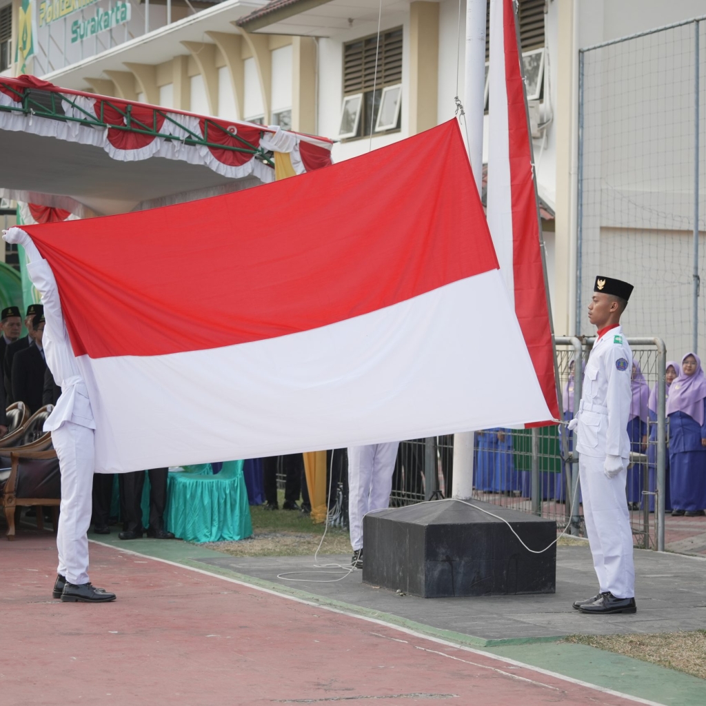 Upacara HUT ke-81 RI di PPMI Assalaam, Santri Diingatkan untuk Lanjutkan Perjuangan Bangsa