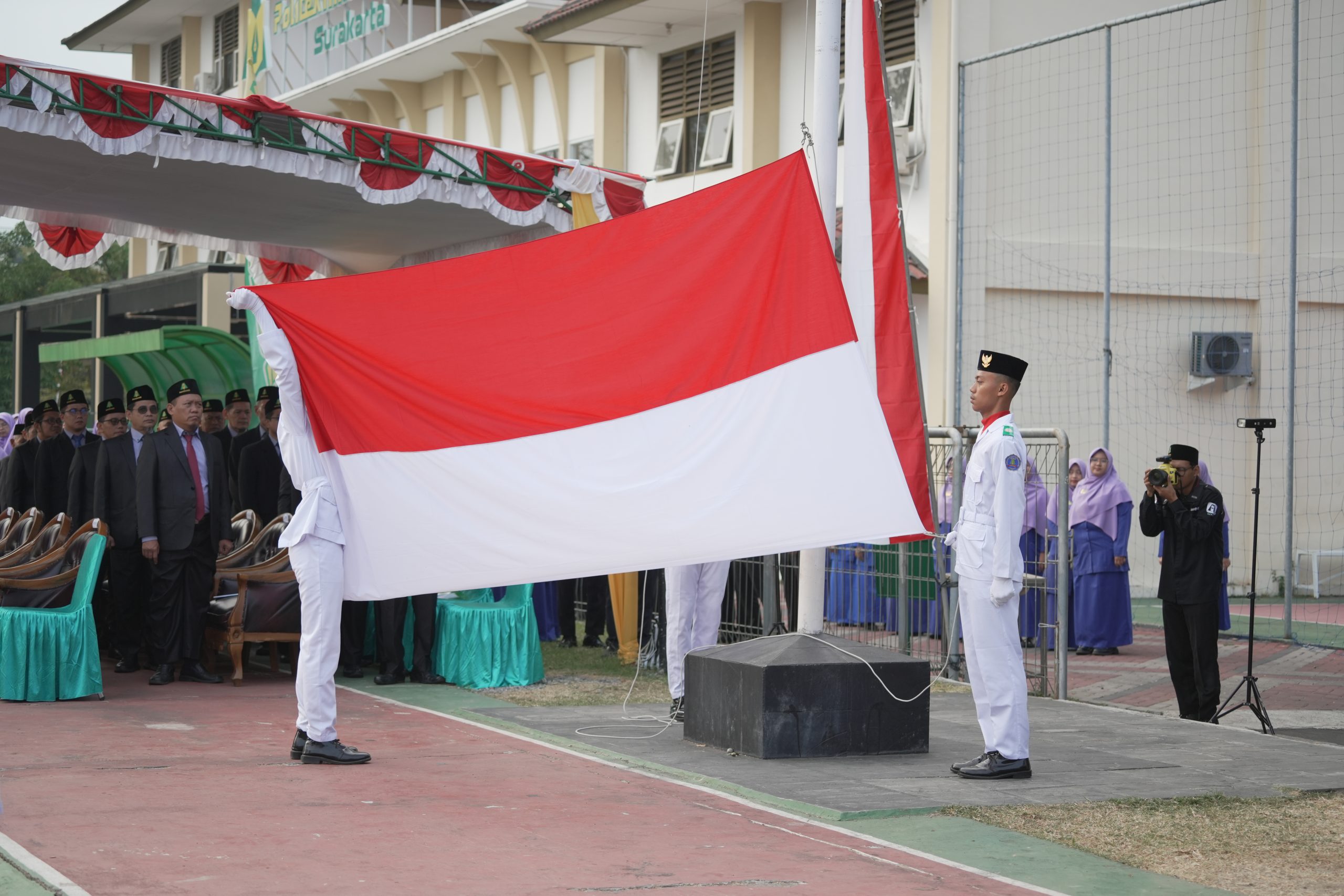 Upacara HUT ke-81 RI di PPMI Assalaam, Santri Diingatkan untuk Lanjutkan Perjuangan Bangsa