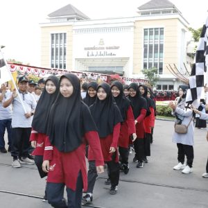 PPMI Assalaam Gelar Jalan Sehat Keluarga, Syukuri 44 Tahun Pengabdian untuk Pendidikan Islam