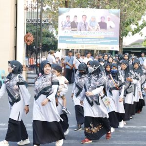 PPMI Assalaam Gelar Jalan Sehat Keluarga, Syukuri 44 Tahun Pengabdian untuk Pendidikan Islam