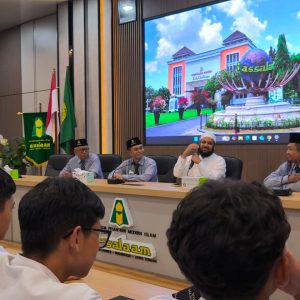 Syaikh dari Riyadh Hadir di MA PPMI Assalaam, Perkuat Kecintaan Santri terhadap Al-Qur’an dan Bahasa Arab